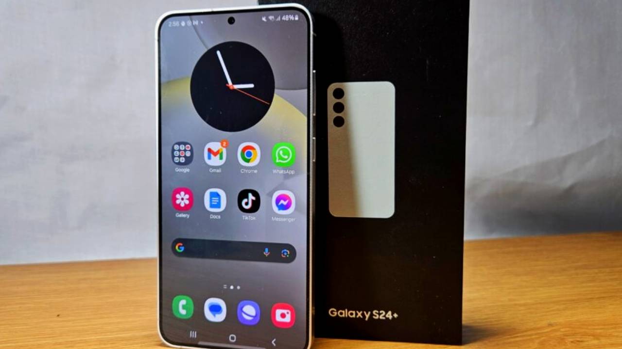 Samsung Galaxy S24 Plus : ఆఫర్ అదిరింది బాస్.. లక్ష ఖరీదైన శాంసంగ్ ఫోన్ జస్ట్ రూ. 47వేలకే.. డోంట్ మిస్! Samsung Galaxy S24 Plus : ఆఫర్ అదిరింది బాస్.. లక్ష ఖరీదైన శాంసంగ్ ఫోన్ జస్ట్ రూ. 47వేలకే.. డోంట్ మిస్!