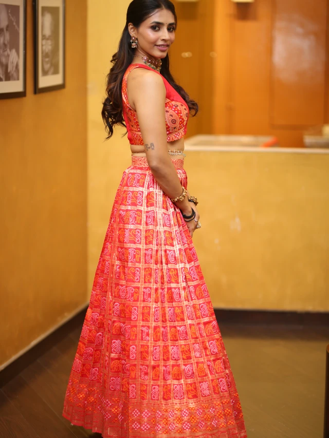 Sapthami Gowda Shines in Thammudu Trailer Launch Event