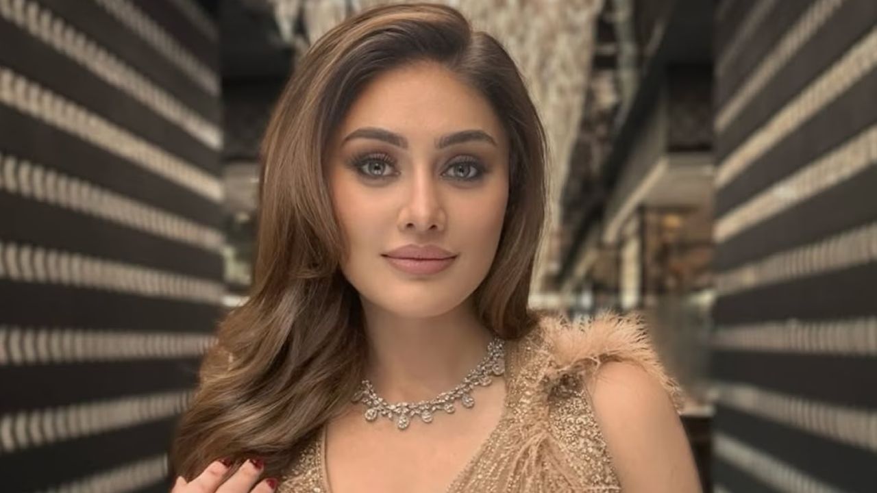 Shefali Jariwala : కాంటా లగా ఫేమ్ ఫషాలీ జరివాలా మరణం.. వంట మనిషిని ప్రశ్నిస్తున్న పోలీసులు.. Shefali Jariwala : కాంటా లగా ఫేమ్ ఫషాలీ జరివాలా మరణం.. వంట మనిషిని ప్రశ్నిస్తున్న పోలీసులు..