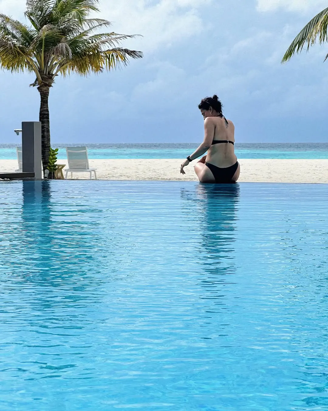 Shraddha Srinath Enjoying Vacation in Maldives