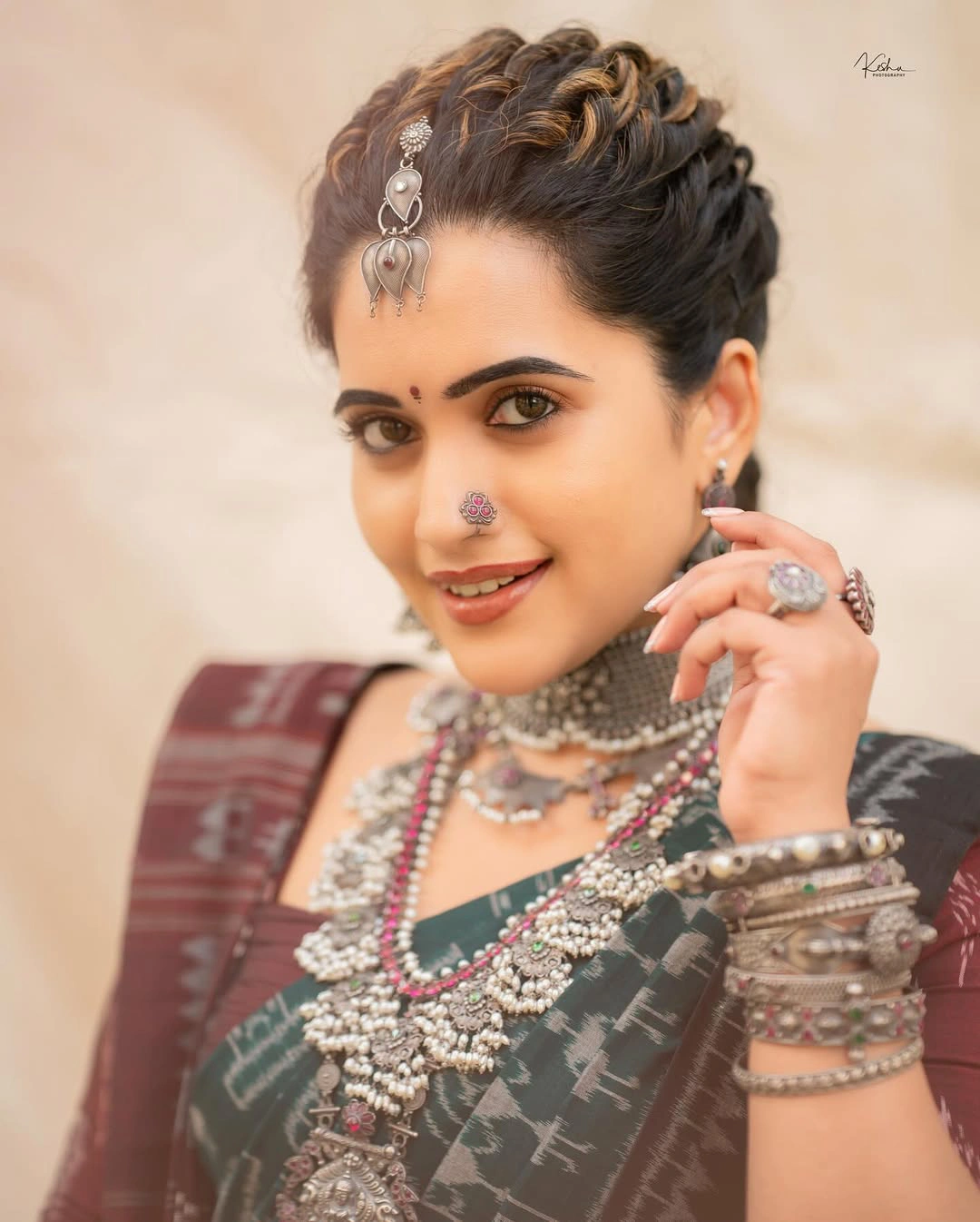 Sravanthi Chokarapu Traditional Looks at Telangana Gaddar Film Awards Event