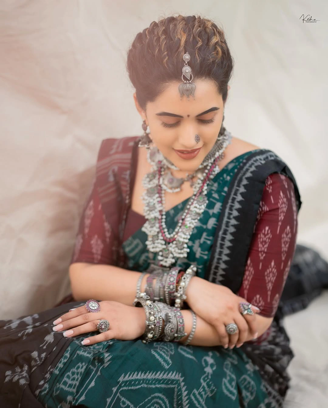 Sravanthi Chokarapu Traditional Looks at Telangana Gaddar Film Awards Event