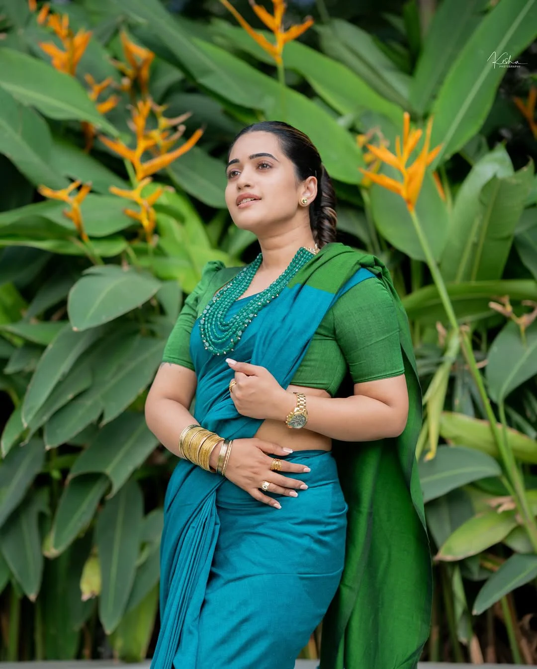 Anchor Sravanthi Chokarapu Saree Looks