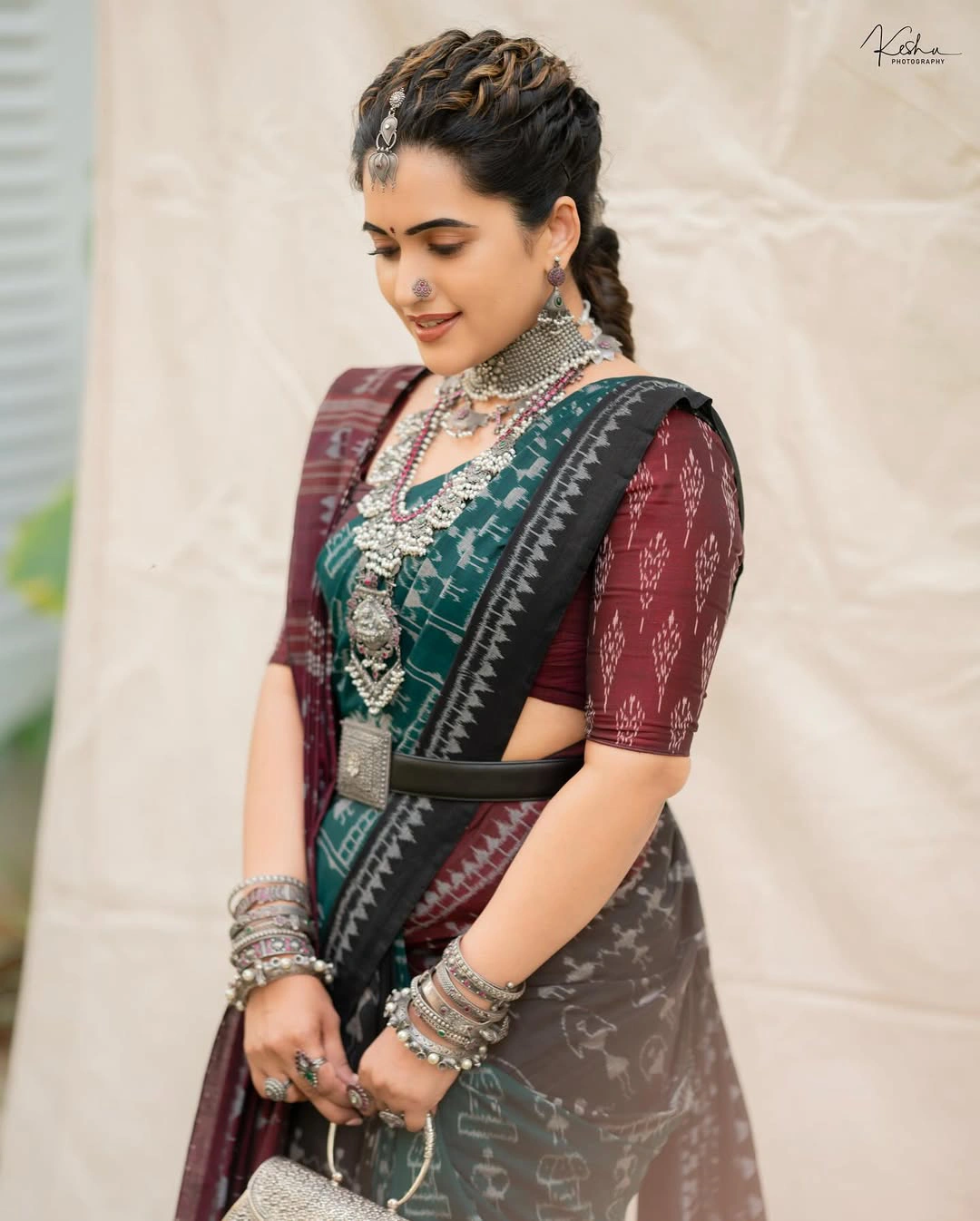 Sravanthi Chokarapu Traditional Looks at Telangana Gaddar Film Awards Event