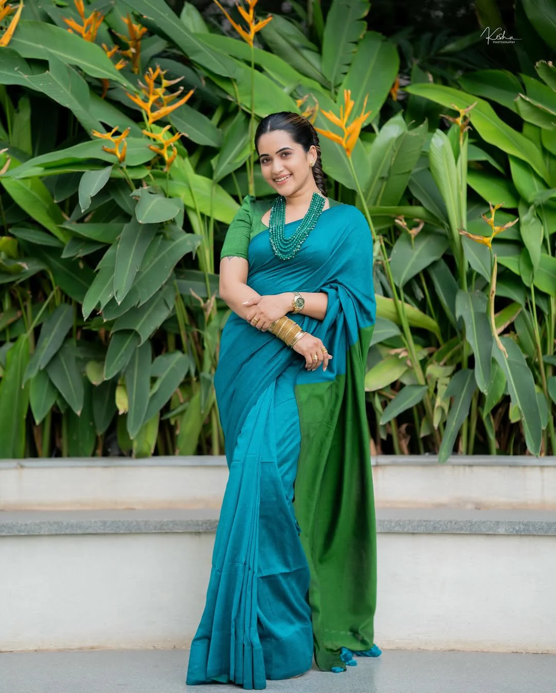 Anchor Sravanthi Chokarapu Saree Looks