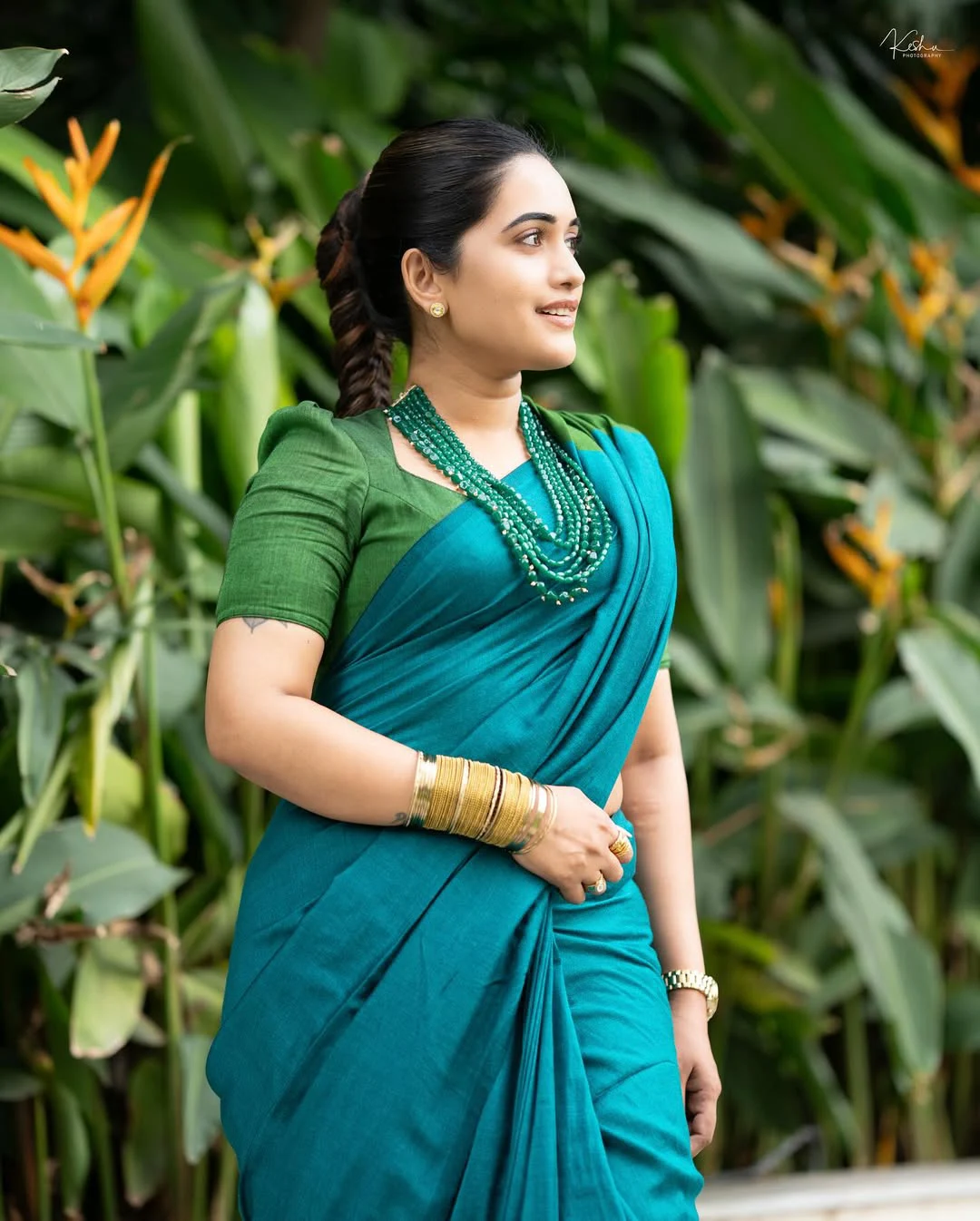 Anchor Sravanthi Chokarapu Saree Looks