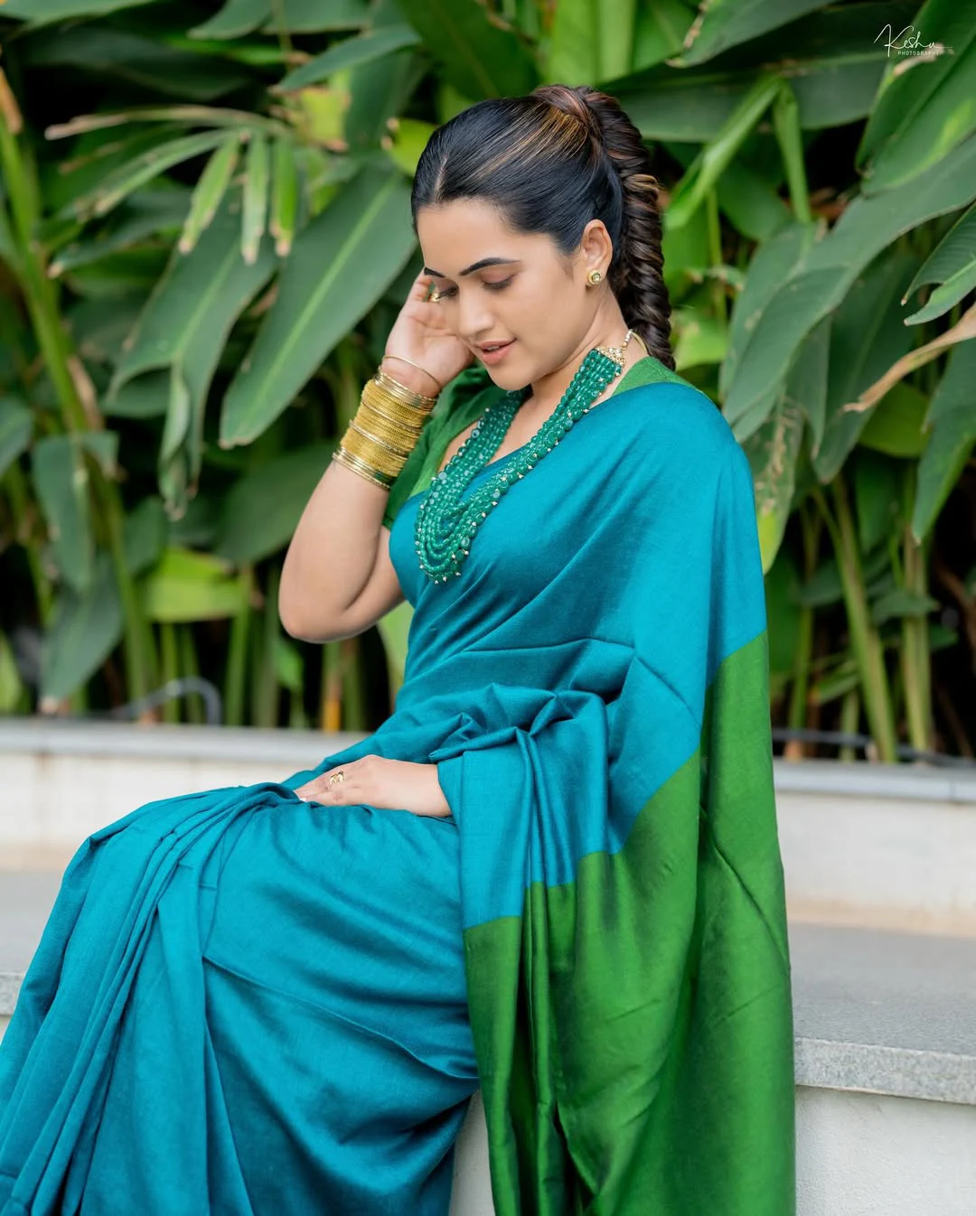 Anchor Sravanthi Chokarapu Saree Looks