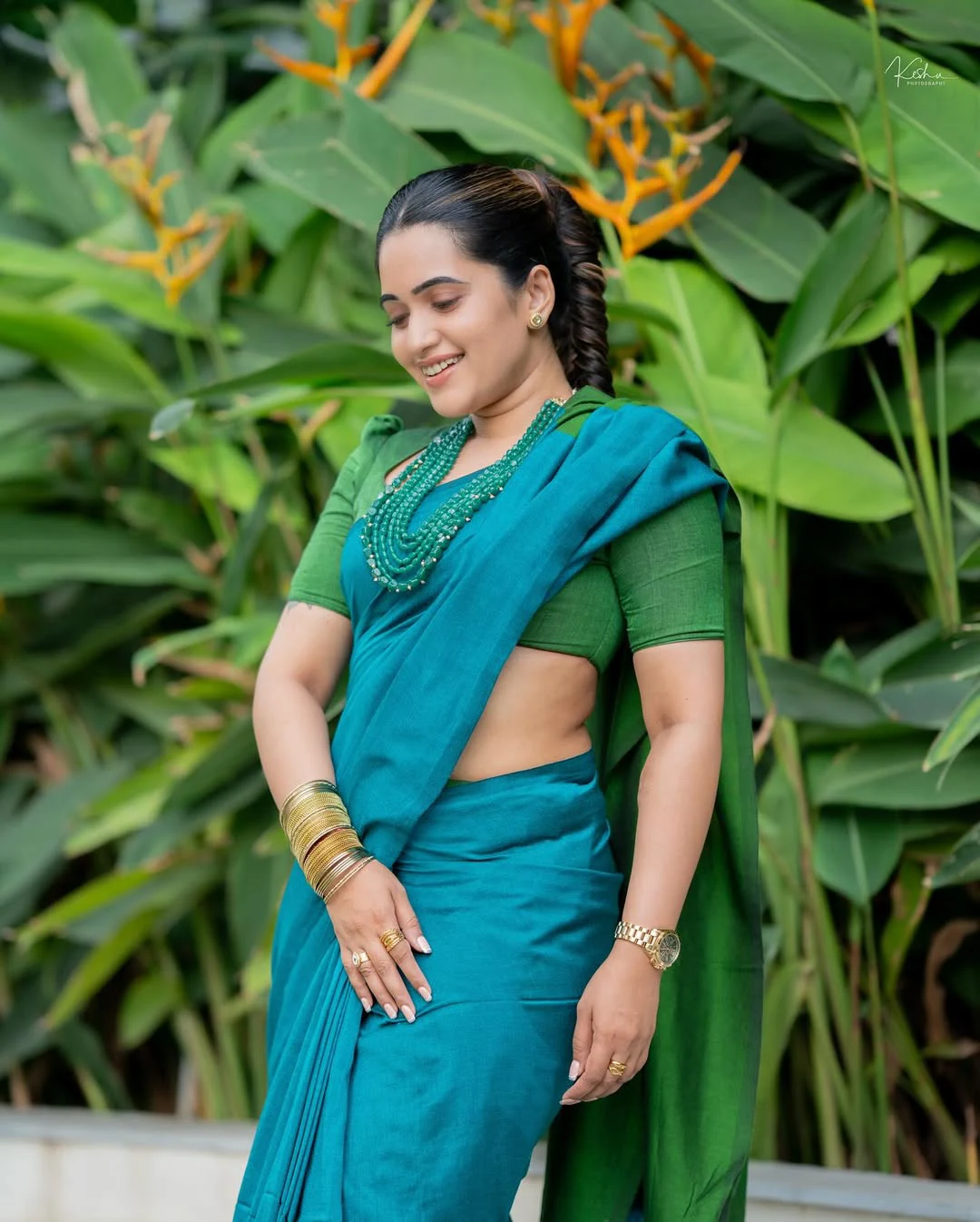 Anchor Sravanthi Chokarapu Saree Looks