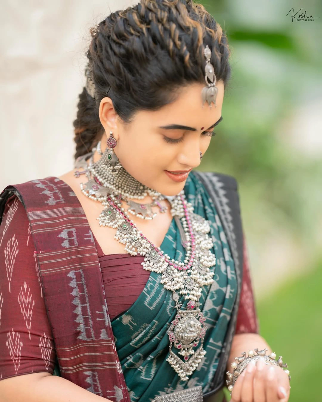 Sravanthi Chokarapu Traditional Looks at Telangana Gaddar Film Awards Event