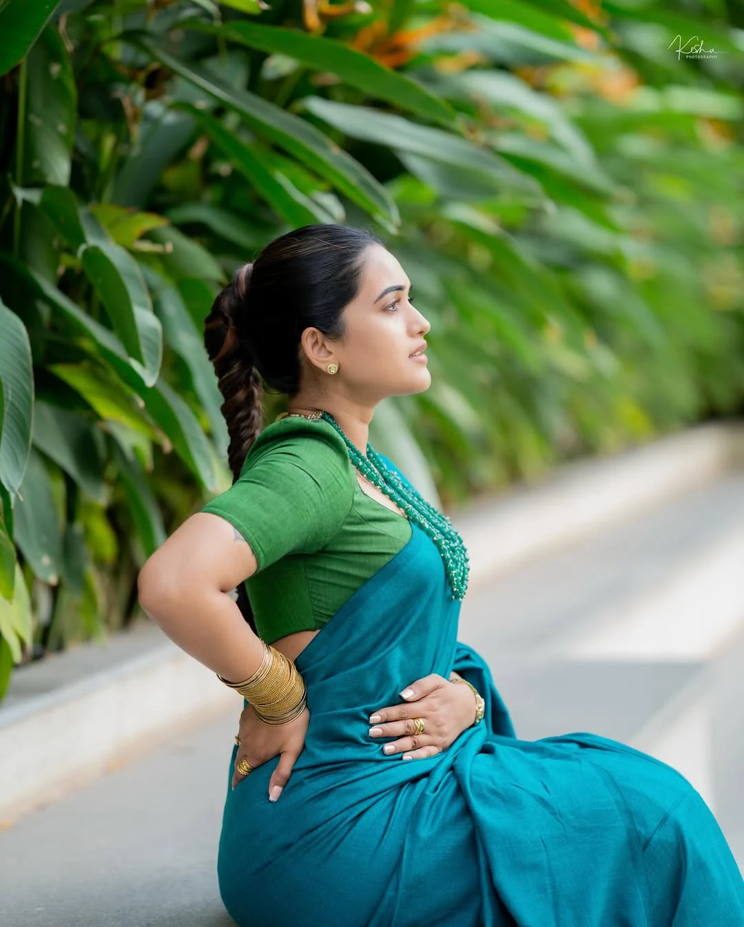 Anchor Sravanthi Chokarapu Saree Looks