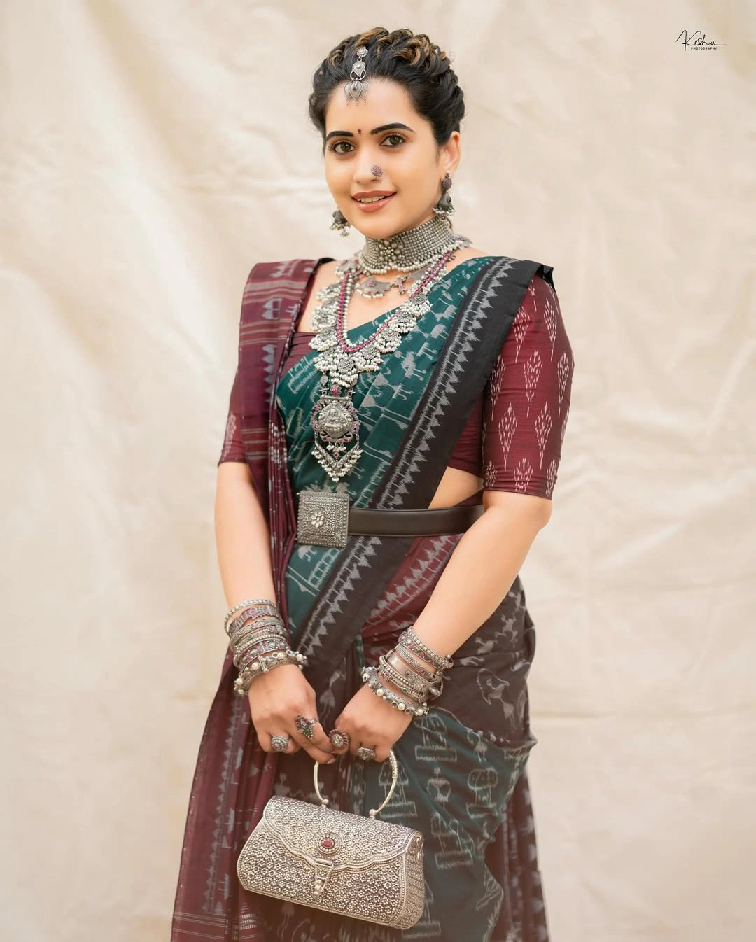 Sravanthi Chokarapu Traditional Looks at Telangana Gaddar Film Awards Event