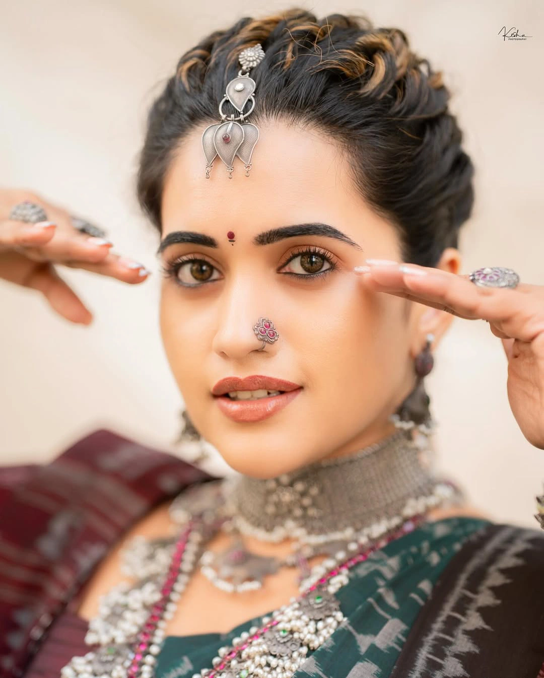 Sravanthi Chokarapu Traditional Looks at Telangana Gaddar Film Awards Event