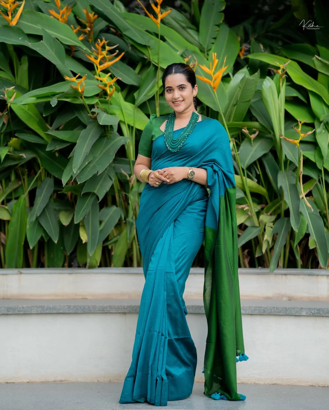 Anchor Sravanthi Chokarapu Saree Looks