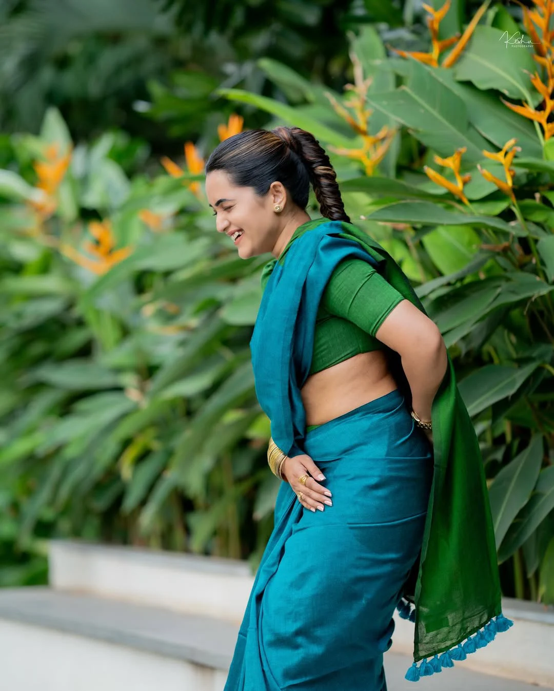 Anchor Sravanthi Chokarapu Saree Looks