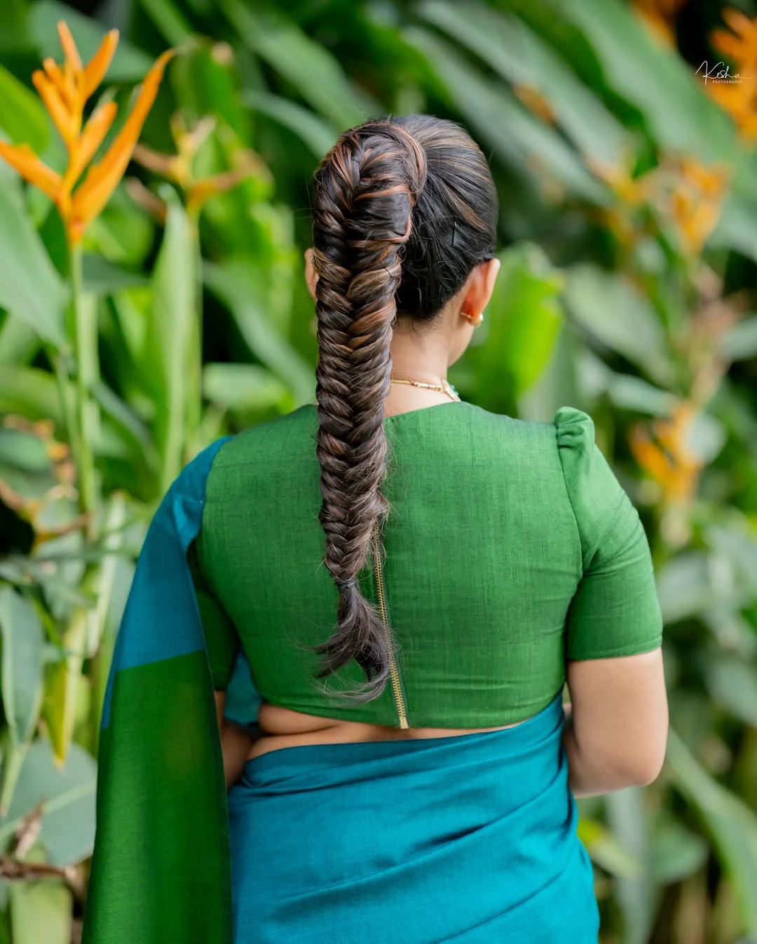 Anchor Sravanthi Chokarapu Saree Looks