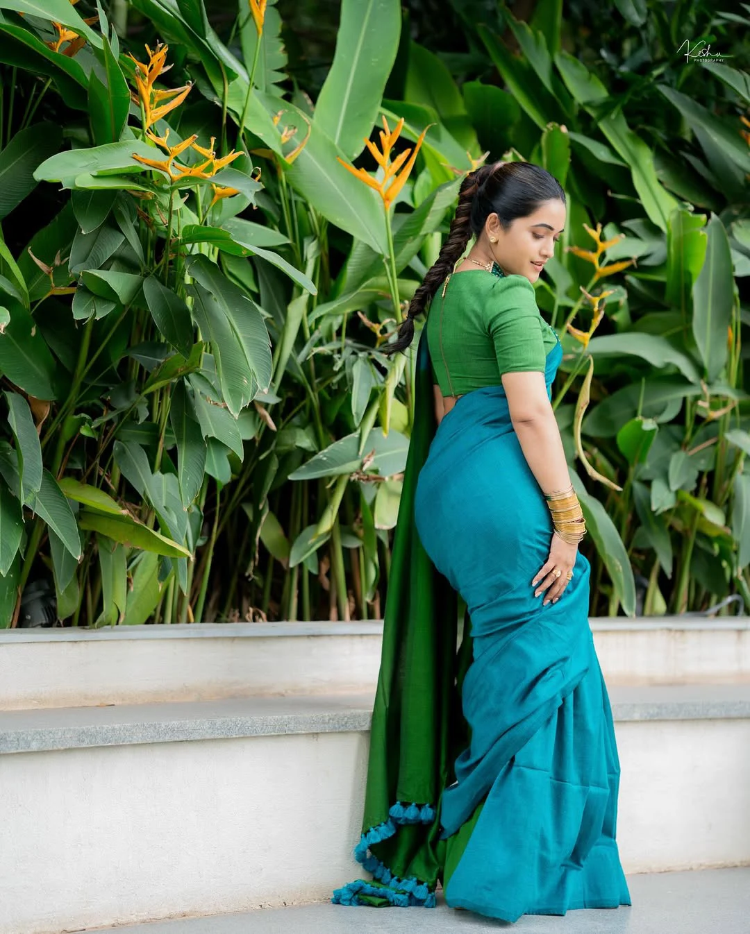 Anchor Sravanthi Chokarapu Saree Looks