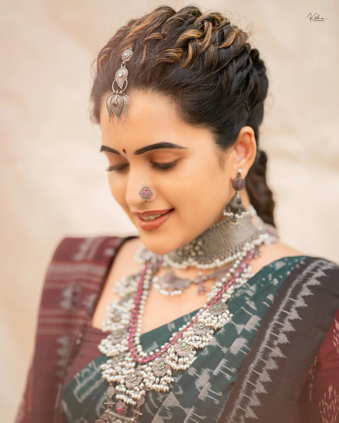 Sravanthi Chokarapu Traditional Looks at Telangana Gaddar Film Awards Event