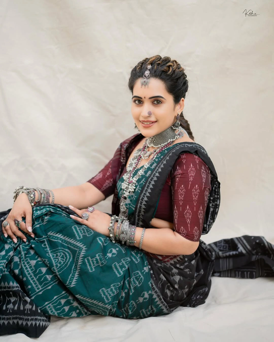 Sravanthi Chokarapu Traditional Looks at Telangana Gaddar Film Awards Event