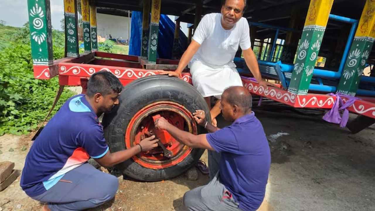 Sukhoi Jet Tyres: వాటే థాట్.. మైండ్ బ్లోయింగ్.. జగన్నాథుడి రథానికి రష్యా సుఖోయ్ ఫైటర్ జెట్ టైర్లు.. Sukhoi Jet Tyres: వాటే థాట్.. మైండ్ బ్లోయింగ్.. జగన్నాథుడి రథానికి రష్యా సుఖోయ్ ఫైటర్ జెట్ టైర్లు..