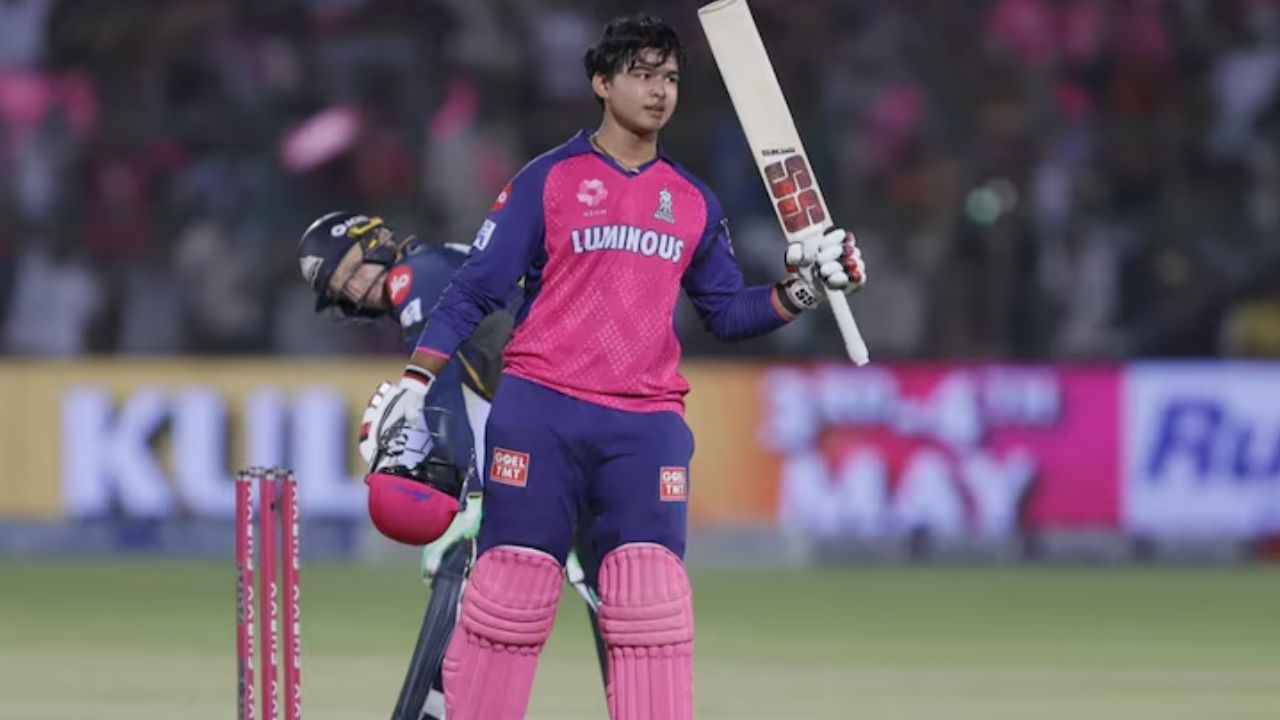 Vaibhav Suryavanshi : ఇంగ్లాండ్తో సిరీస్కు ముందు.. వైభవ్ సూర్యవంశీ విధ్వంసం.. 90 బంతుల్లో 190 పరుగులు Vaibhav Suryavanshi : ఇంగ్లాండ్తో సిరీస్కు ముందు.. వైభవ్ సూర్యవంశీ విధ్వంసం.. 90 బంతుల్లో 190 పరుగులు