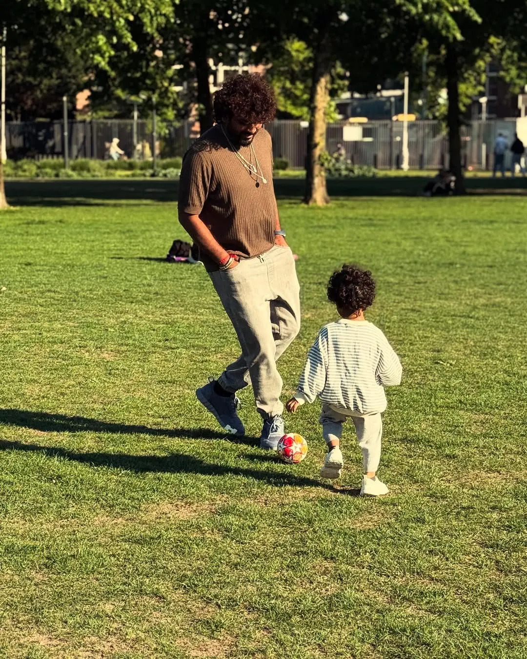 Vignesh Shivan Nayanthara Shares Photos with Kids on Fathers Day
