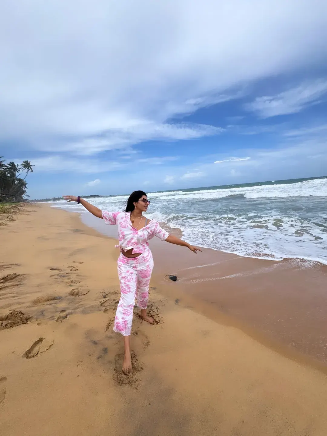 Vishnupriyaa Bhimeneni Enjoying Vacation in Sri Lanka