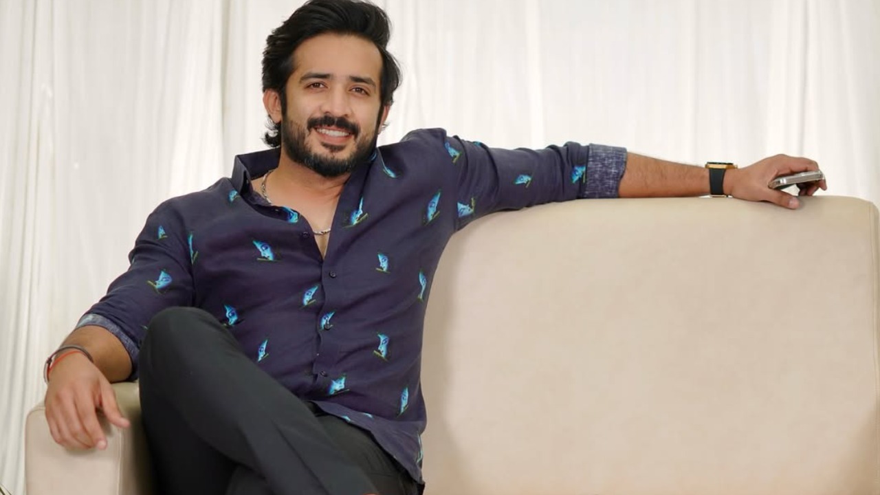 Anchor Ravi : ఆర్మీ ఆఫీసర్ అవ్వాల్సింది యాంకర్ అయ్యాడు.. ఆర్మీ ట్రైనింగ్ లో జాయిన్ అయ్యాక.. యాంకర్ రవి కథేంటో తెలుసా? Anchor Ravi : ఆర్మీ ఆఫీసర్ అవ్వాల్సింది యాంకర్ అయ్యాడు.. ఆర్మీ ట్రైనింగ్ లో జాయిన్ అయ్యాక.. యాంకర్ రవి కథేంటో తెలుసా?