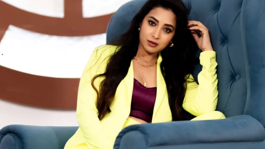 Bhanu Sri Reacts on Trolls for Singing Pawan Kalyan Song