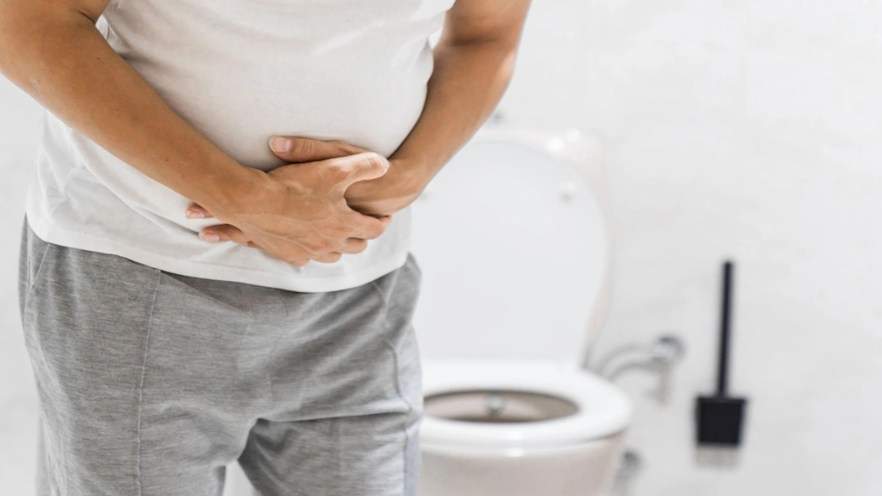 Constipation Side Effects: మలబద్దకంతో అనేక ఆరోగ్య సమస్యలు.. ఇవి చాలా ప్రమాదం.. డాక్టర్స్ ఏమంటున్నారు అంటే? Constipation Side Effects: మలబద్దకంతో అనేక ఆరోగ్య సమస్యలు.. ఇవి చాలా ప్రమాదం.. డాక్టర్స్ ఏమంటున్నారు అంటే?