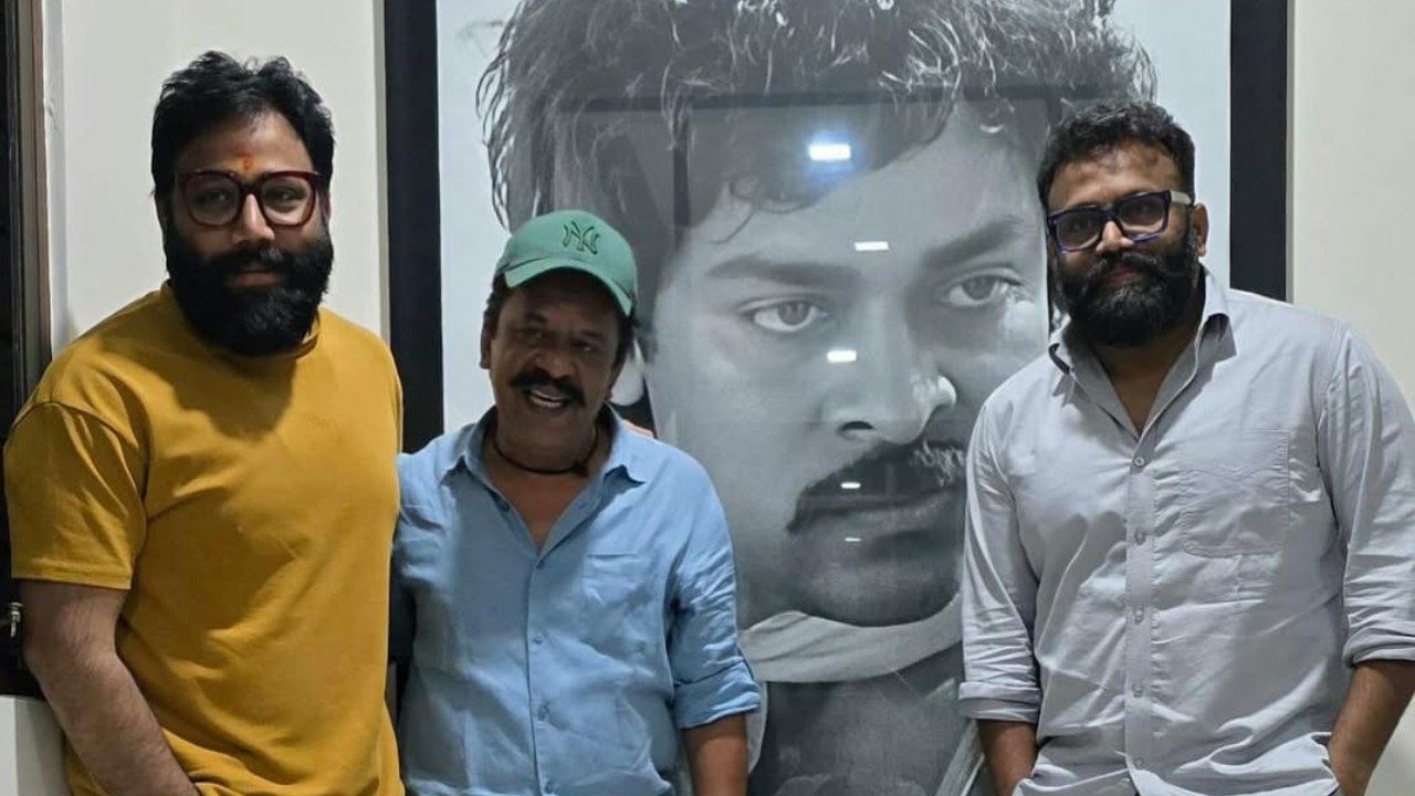 Spirit : ‘స్పిరిట్’లో యానిమల్ నటుడు.. మెగాస్టార్ ఫ్రేమ్.. రెడ్డి బ్రదర్స్ అంటూ పోస్ట్ .. ఫొటో వైరల్.. Spirit : ‘స్పిరిట్’లో యానిమల్ నటుడు.. మెగాస్టార్ ఫ్రేమ్.. రెడ్డి బ్రదర్స్ అంటూ పోస్ట్ .. ఫొటో వైరల్..