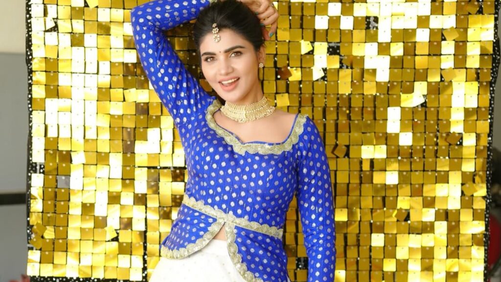 Jabardasth Varsha Gives Clarity on Love and Marriage