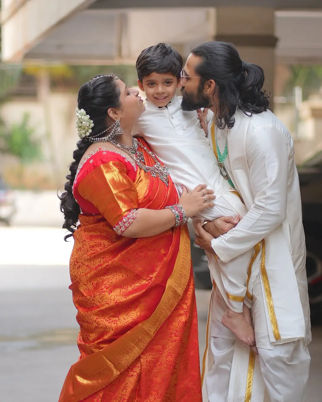 Bigg Boss Fame Actor vishwa Traditional Photos with Family
