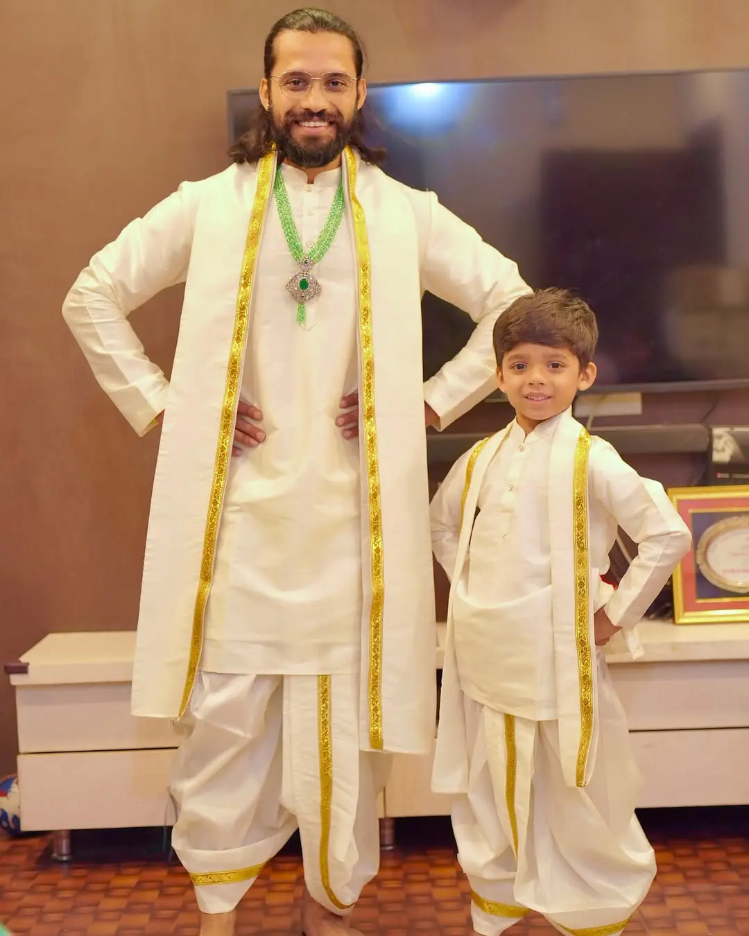 Bigg Boss Fame Actor vishwa Traditional Photos with Family