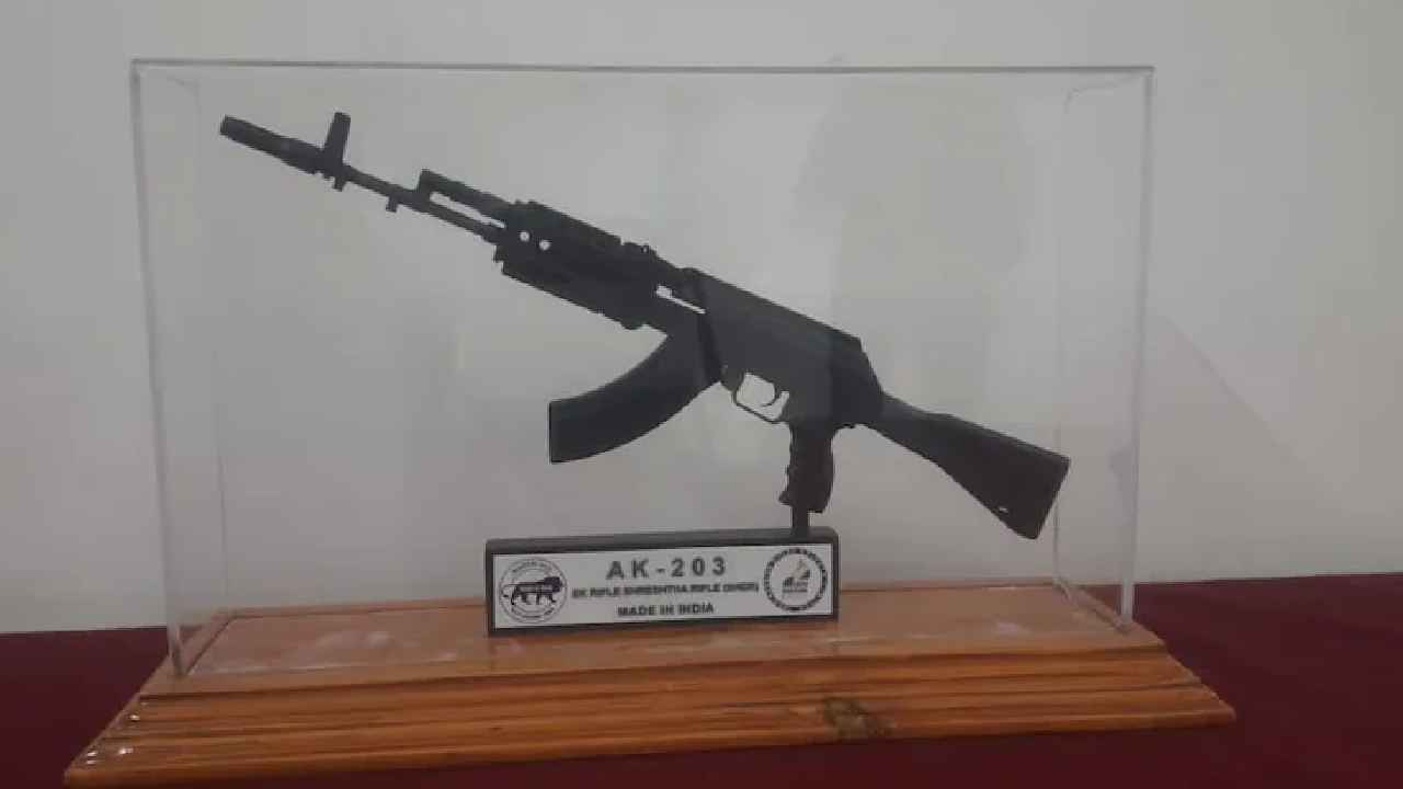 AK 203 Assault Rifles: నిమిషంలో 700 బుల్లెట్లు, 800 మీటర్ల రేంజ్.. ఏకే 203 రైఫిల్ ఖతర్నాక్ ఫీచర్లు.. మేడిన్ ఇండియా.. AK 203 Assault Rifles: నిమిషంలో 700 బుల్లెట్లు, 800 మీటర్ల రేంజ్.. ఏకే 203 రైఫిల్ ఖతర్నాక్ ఫీచర్లు.. మేడిన్ ఇండియా..