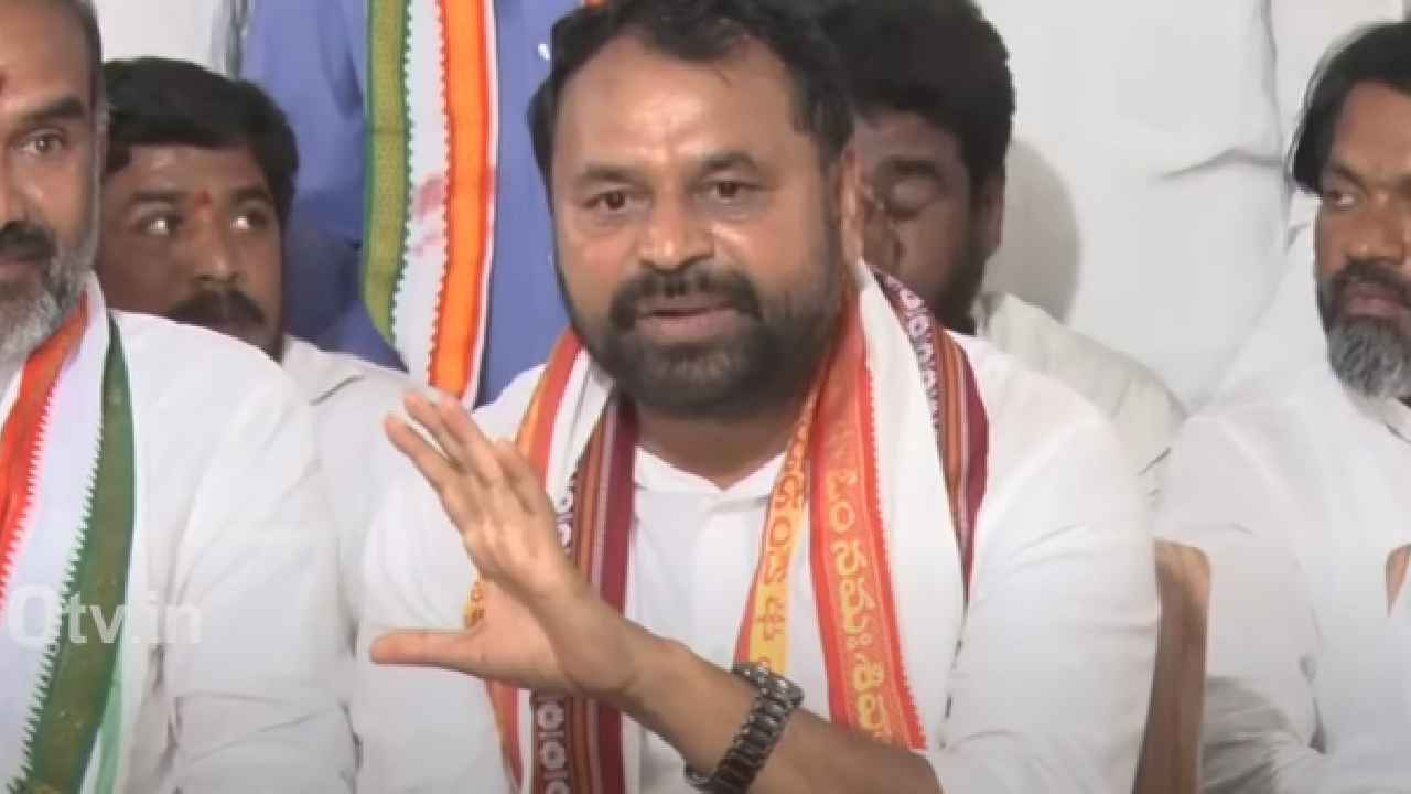 MLC Addanki Dayakar: కవితకు కాంగ్రెస్లో నో ఎంట్రీ, ఉనికి కోసమే వారిద్దరి కొట్లాట- ఎమ్మెల్సీ అద్దంకి దయాకర్ MLC Addanki Dayakar: కవితకు కాంగ్రెస్లో నో ఎంట్రీ, ఉనికి కోసమే వారిద్దరి కొట్లాట- ఎమ్మెల్సీ అద్దంకి దయాకర్