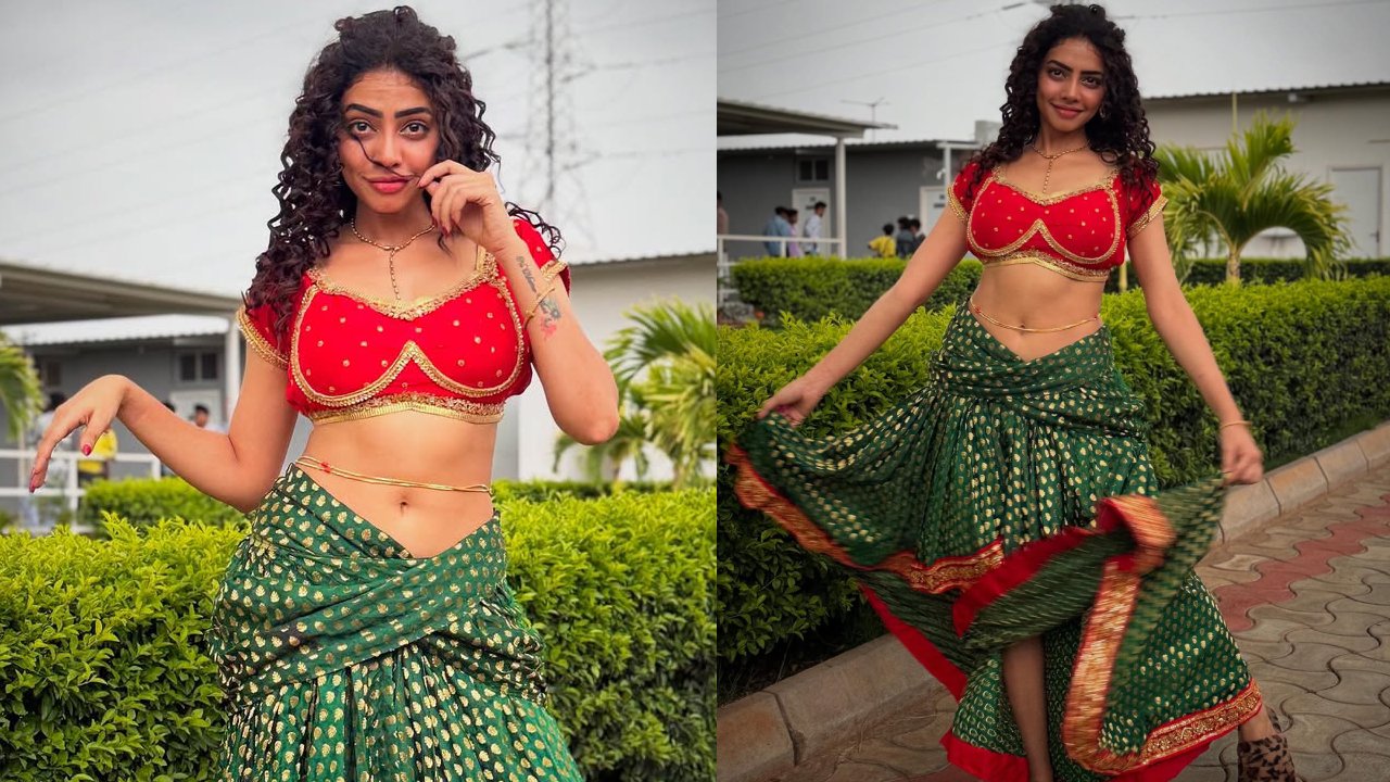 Anala Susmitha : ఢీ షోలో ఎంట్రీ ఇచ్చిన సీరియల్ నటి.. అనాల సుస్మిత హాట్ పోజులు..