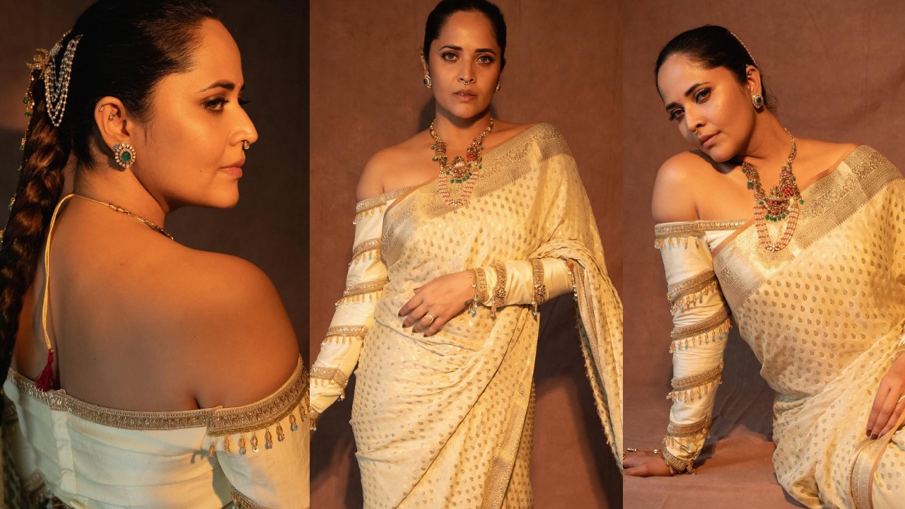 Anasuya Bharadwaj : చీరకట్టులో అనసూయ.. ట్రెడిషినల్ గా కనిపిస్తూనే అందాలతో అలరిస్తూ..