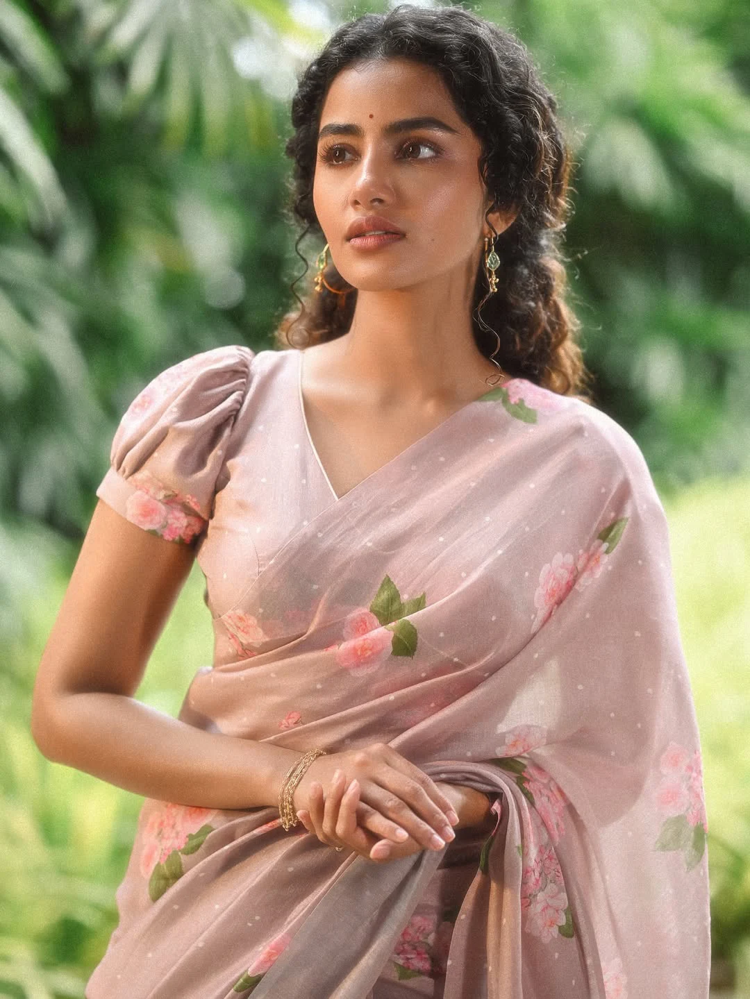 Anupama Parameswaran Cute Photos in Saree