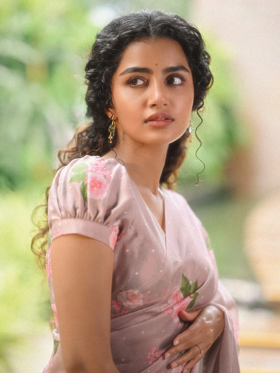 Anupama Parameswaran Cute Photos in Saree