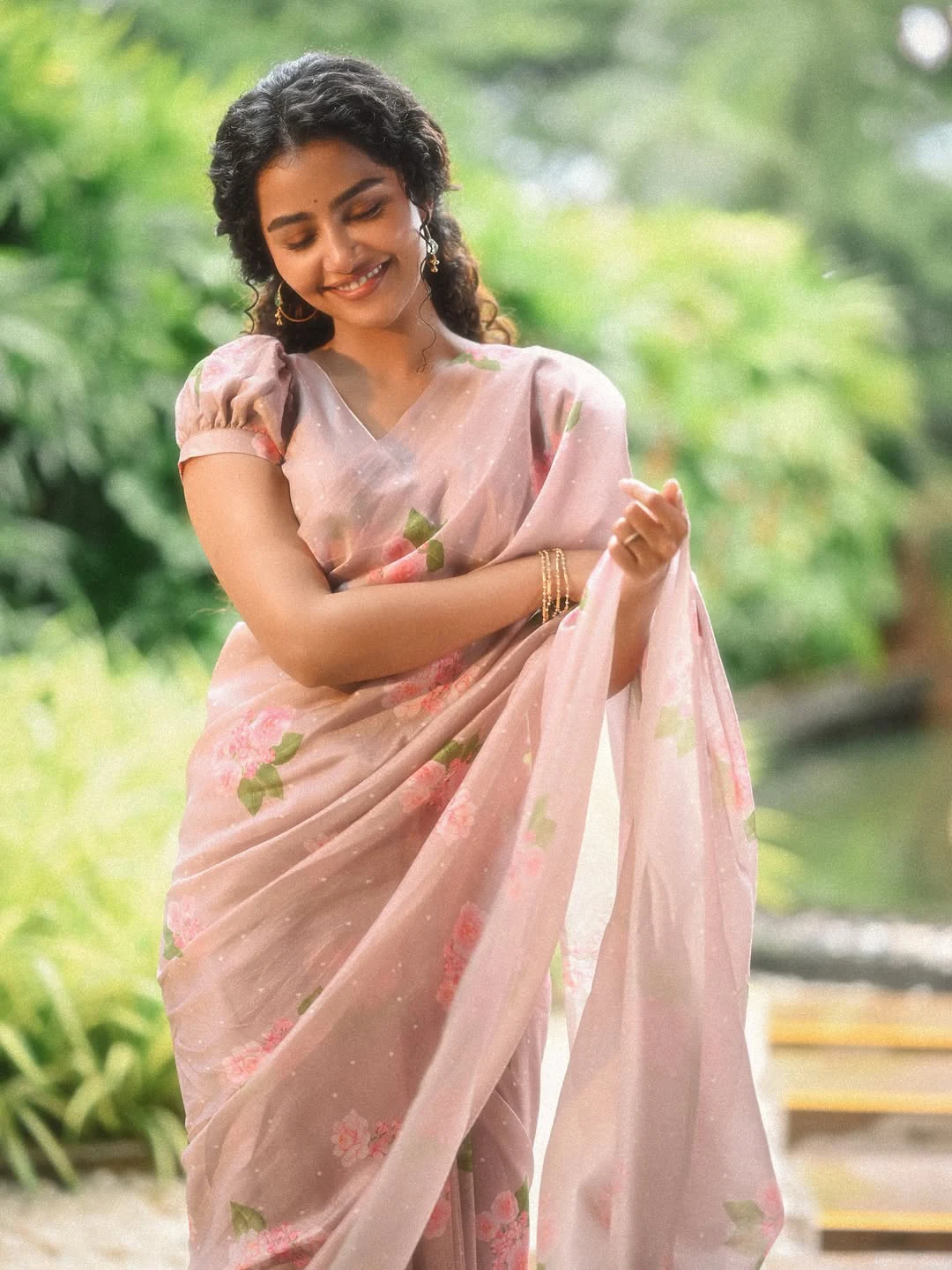 Anupama Parameswaran Cute Photos in Saree