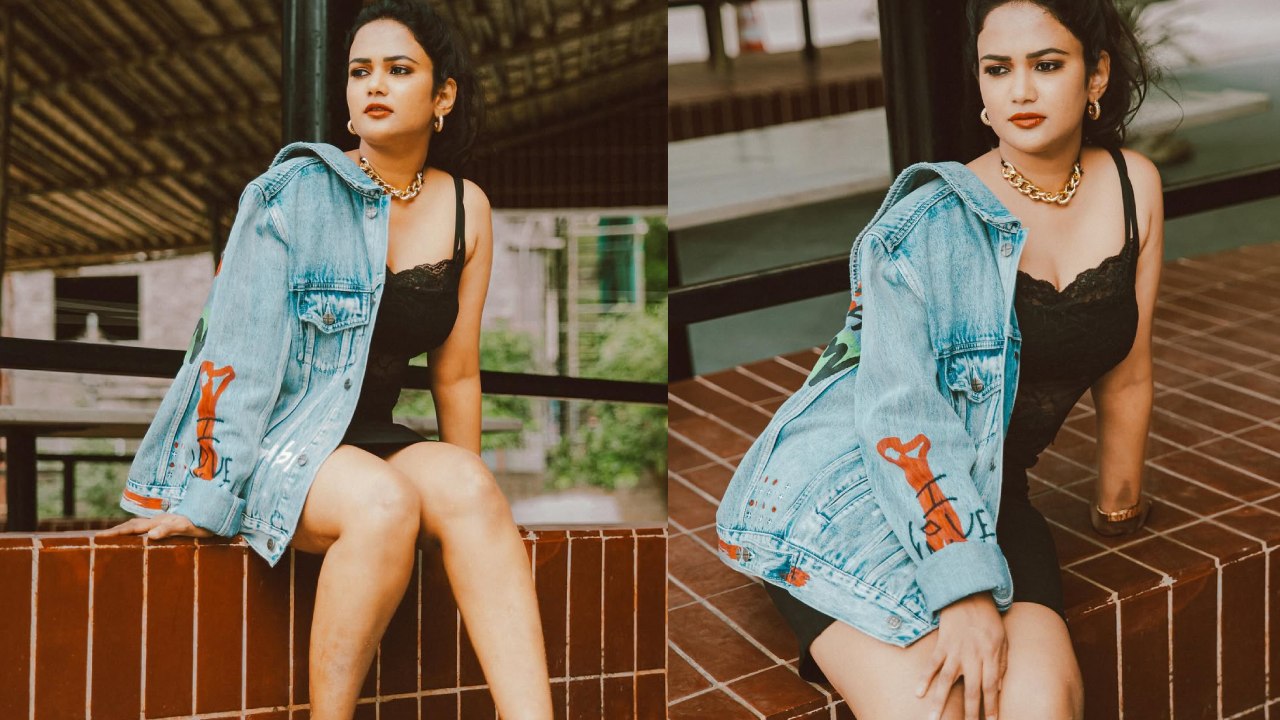 Ariyana Glory : మోడ్రన్ డ్రెస్ లో అరియనా గ్లోరీ అందాలు..