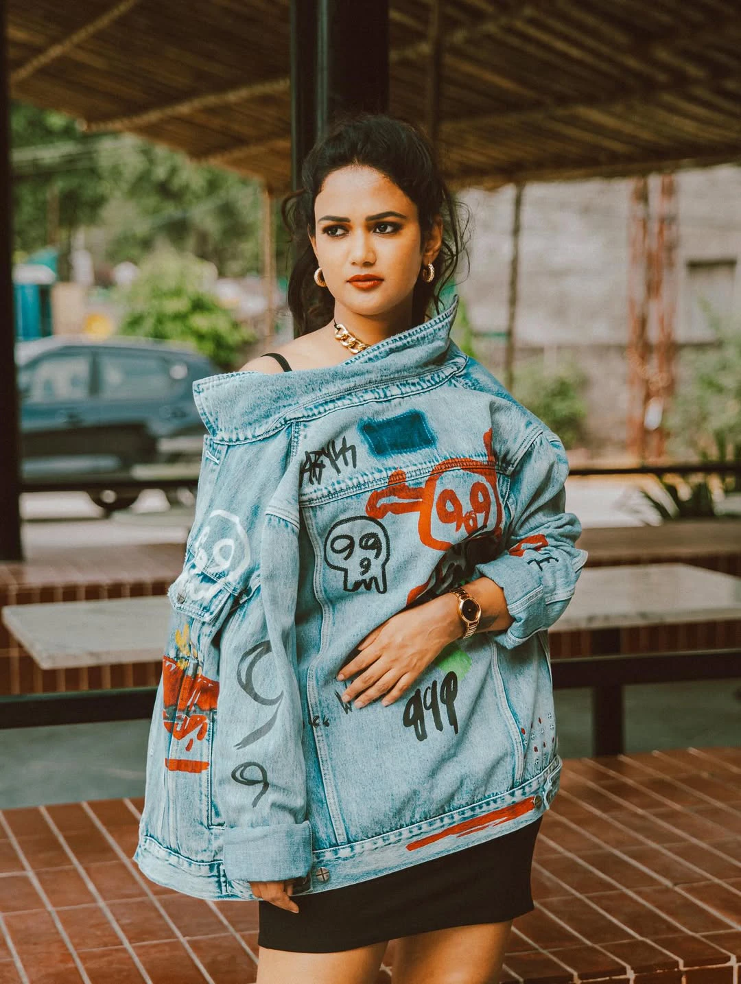 Ariyana Glory Modern Looks