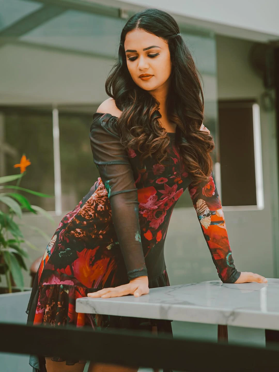 Ariyana GlorY Beauty in Modern Dress