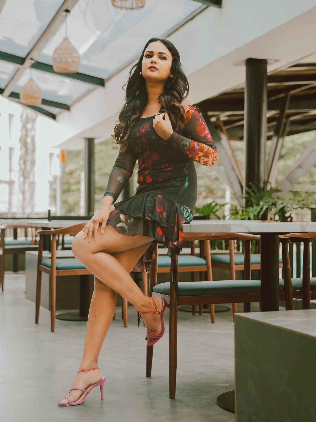 Ariyana GlorY Beauty in Modern Dress
