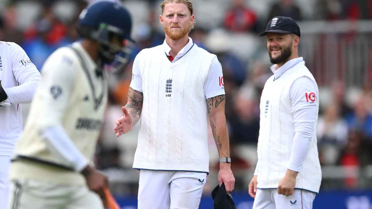 Ben Stokes: పాపం.. బెన్ స్టోక్స్.. షేక్ హ్యాండ్ కు నో చెప్పిన భారత బ్యాటర్లు.. షాక్ లో ఇంగ్లాండ్ కెప్టెన్.. Ben Stokes: పాపం.. బెన్ స్టోక్స్.. షేక్ హ్యాండ్ కు నో చెప్పిన భారత బ్యాటర్లు.. షాక్ లో ఇంగ్లాండ్ కెప్టెన్..