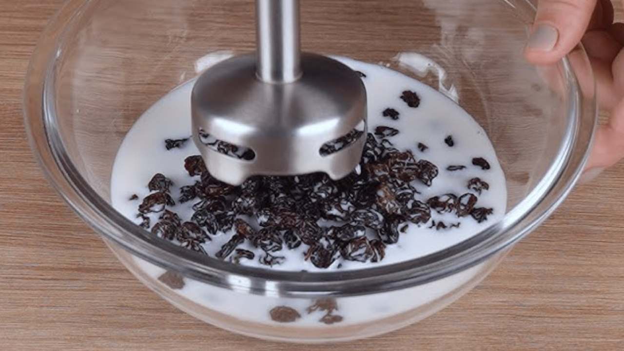 Milk And Raisins Benefits: రోగనిరోధక శక్తిని పెంచే పానీయం.. పాలు ఎండు ద్రాక్ష కలిపి తాగడం వల్ల ఎన్నో లాభాలు.. మీరు కూడా ట్రై చేయండి Milk And Raisins Benefits: రోగనిరోధక శక్తిని పెంచే పానీయం.. పాలు ఎండు ద్రాక్ష కలిపి తాగడం వల్ల ఎన్నో లాభాలు.. మీరు కూడా ట్రై చేయండి
