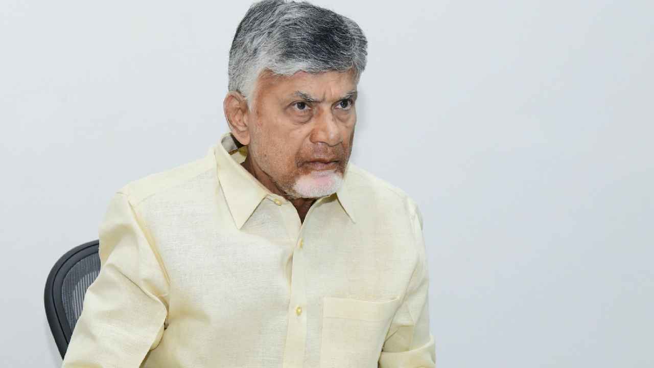 కొత్త జిల్లాలు ఏర్పాటు చేస్తారా? జిల్లా కేంద్రాలను మారుస్తారా? కొత్త జిల్లాలు ఏర్పాటు చేస్తారా? జిల్లా కేంద్రాలను మారుస్తారా?