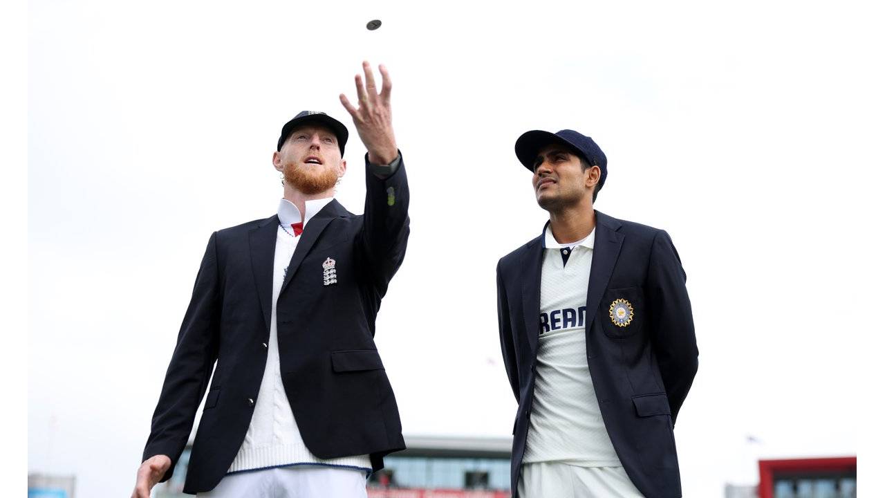ENG vs IND 4th test : టాస్ గెలిచిన ఇంగ్లాండ్.. టీమ్ఇండియా బ్యాటింగ్.. తుది జట్టులో మూడు మార్పులు.. ENG vs IND 4th test : టాస్ గెలిచిన ఇంగ్లాండ్.. టీమ్ఇండియా బ్యాటింగ్.. తుది జట్టులో మూడు మార్పులు..