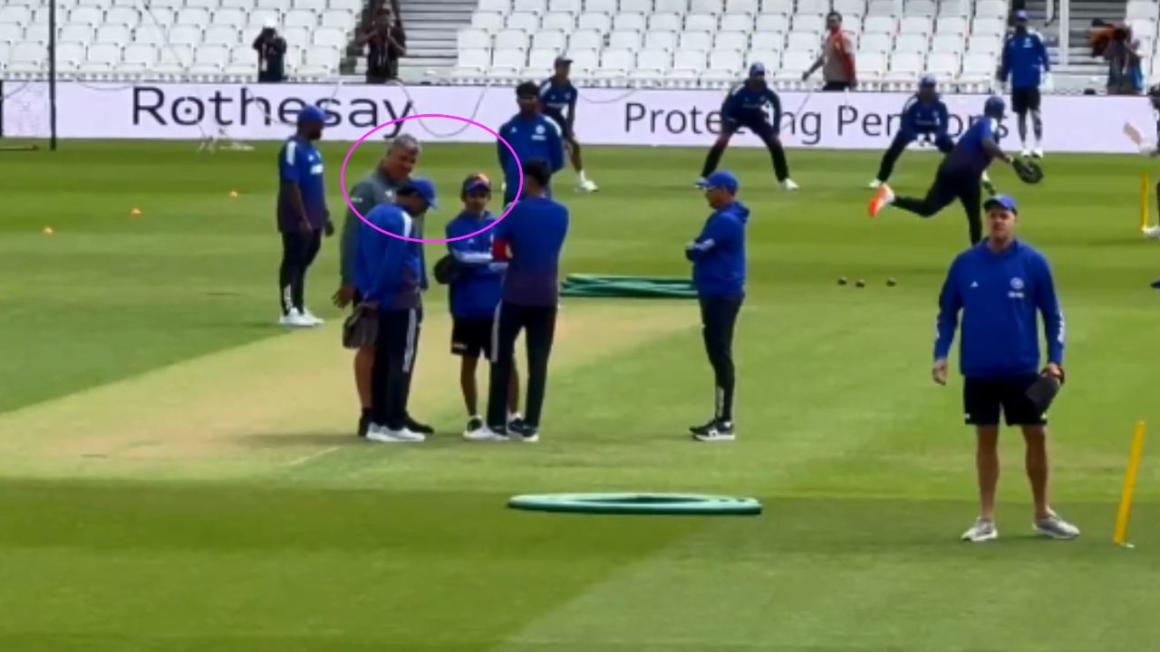 ENG vs IND : మళ్ళీ పక్కకు తప్పుకోమన్న క్యురేటర్.. ఈ సారి గంభీర్ సైలెంట్గా గిల్తో కలిసి ఏం చేశాడంటే..? ENG vs IND : మళ్ళీ పక్కకు తప్పుకోమన్న క్యురేటర్.. ఈ సారి గంభీర్ సైలెంట్గా గిల్తో కలిసి ఏం చేశాడంటే..?