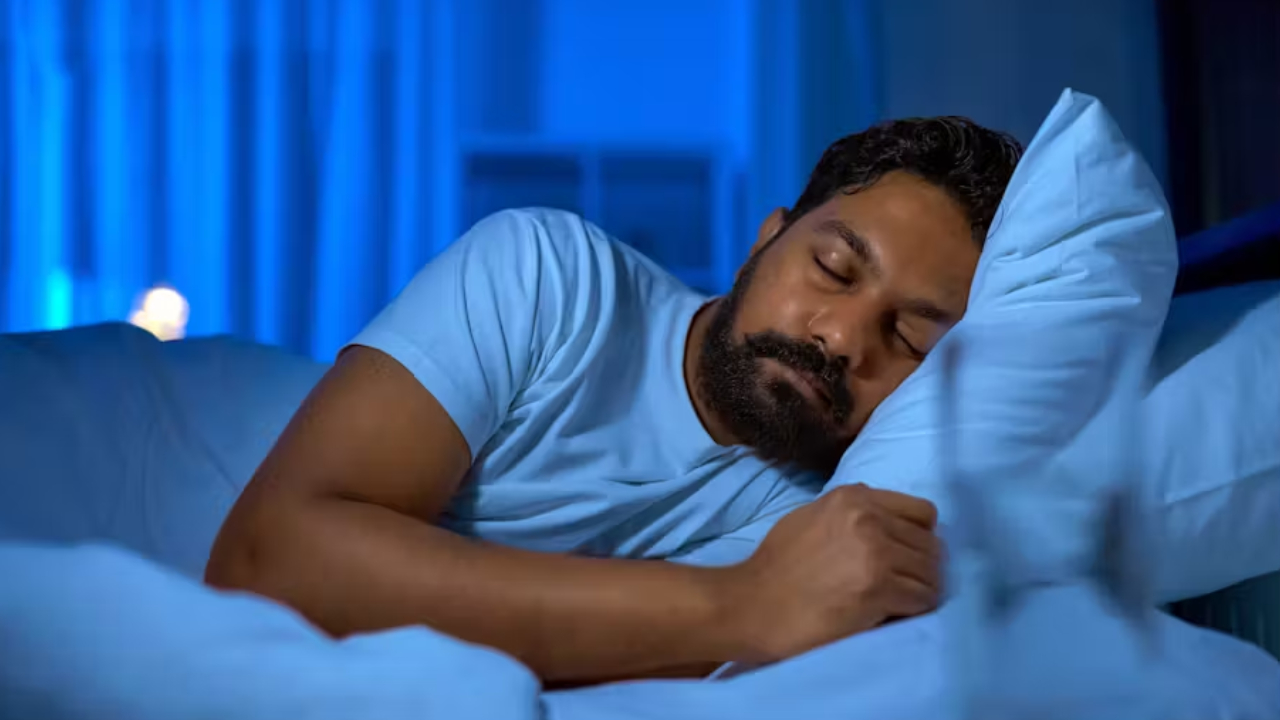 Sleeping Tips: నిద్రకు దూరం అవుతున్నారా? అయితే ఇలా చేయండి.. కుంభకర్ణుడు పూనడం ఖాయం Sleeping Tips: నిద్రకు దూరం అవుతున్నారా? అయితే ఇలా చేయండి.. కుంభకర్ణుడు పూనడం ఖాయం